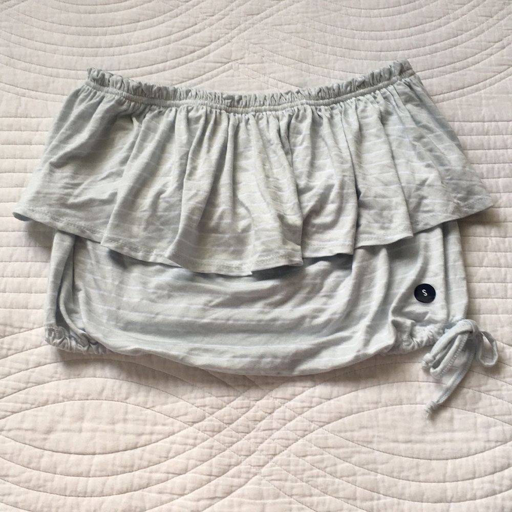 A&F Ruffle Bandeau Crop Tube Strapless Top Stripes Small NWT - Picture 2 of 11